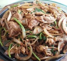 Grilled Lamb Stir-Fry on Iron Plate