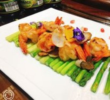 Abalone Sauce Fresh Asparagus with Crisp Shrimp