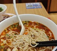 Lanzhou Sour Soup Noodles with Meat Sauce