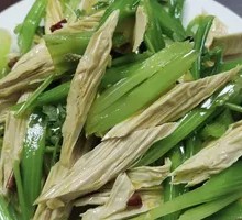 Cold-mixed celery with tofu skin