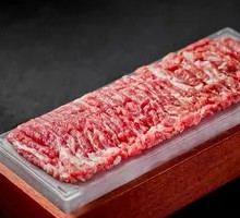 Freshly Sliced Lamb Shoulder Meat