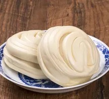 Flower-shaped steamed bun