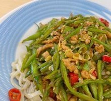 Braised Lentils with Shredded Pork Noodles