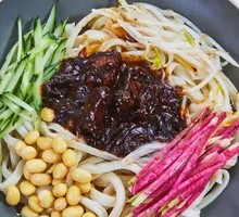 Secret-Recipe Meatball Fried Noodles