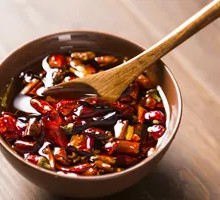 Spicy Oil-Stripped Chili