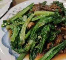 Fresh Mushroom and Lettuce