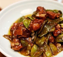Stewed Pork Ribs with Flat Beans