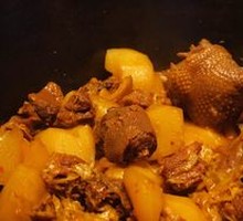 Stewed Goose in Iron Pot