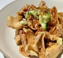 Wanlong Traditional Fried Fish Dumplings and Tofu