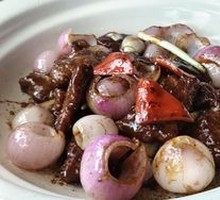 Braised Beef Steak in Clay Pot