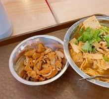 Braised Pork Intestines with Spicy Flavor