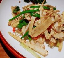 Home-style Sour Cabbage with Crisp Bamboo Shoots
