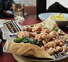 Freshly Fried Salted Crispy Chicken with Tomato Sauce