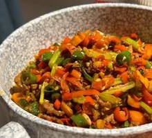 Stir-Fried Beef with Yellow Onion