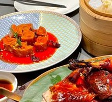 Juicy Crab-Filled Steamed Buns