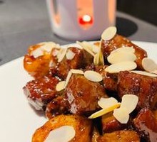 Hand-Beaten Rice Noodles with Beef Cubes