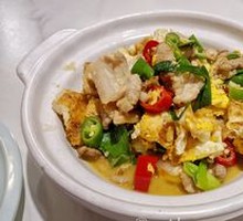 Braised pork belly with eggs