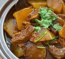 Braised Radish and Beef Shank Stew