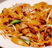 Dry-Fried Beef Rice Noodles