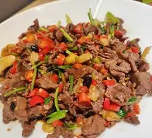 Stir-Fried Beef with Yellow Onion