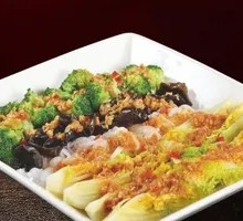 Garlic Shrimp Noodles with Mixed Vegetables