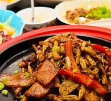 Stir-fried Pork with Mixed Mushrooms