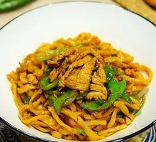 Stir-Fried Pork with Green Pepper Noodles