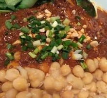 Spicy Pork Sauce Noodles with Peas