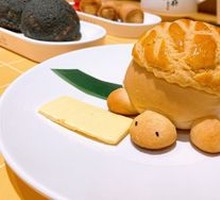 Turtle Pineapple Pastry