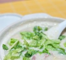 Beef Rice Porridge with Freshly Cooked Beef