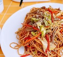 Dry-Fried Beef with Soy Sauce Noodles
