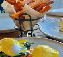 Classic Benedict Egg