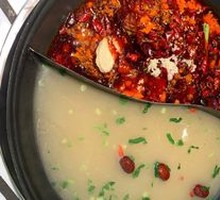 Yangzhou Beef Hot Pot with Dual Broths