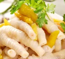 Sichuan-style Pickled Chicken Feet