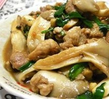 Stir-Fried Meat with Mushrooms