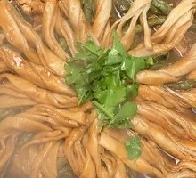 Stir-fried Pork Belly with Cornbread in Iron Pot