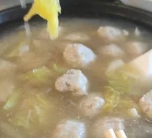 Braised Pork Meatballs in Clay Pot