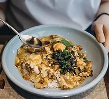 Crispy Egg Chicken Rice