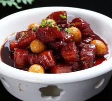 Braised Pork with Quail Eggs