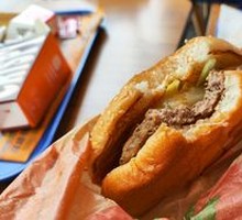 Grilled Pineapple Burger (Beef)