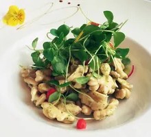 Tender Chinese Toon with Walnut Slices