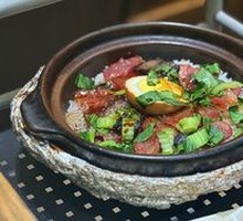 Cantonese腊味 Baozi Rice in Clay Pot
