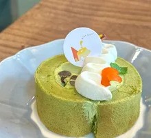 Matcha Red Bean Roll