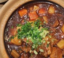 Potato and Beef Shank in Clay Pot