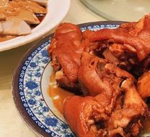 Secret-Recipe Pig Trotters