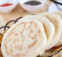 Scallion pancake with egg and pork tenderloin