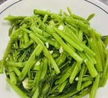 Stir-Fried Water Spinach with Garlic