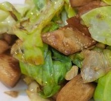 Stir-fried BaoBao Cabbage with Naan