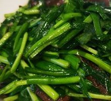 Stir-fried Leek with Donkey Blood