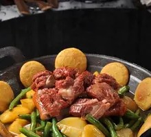 Stir-Fried Spare Ribs in Iron Pot